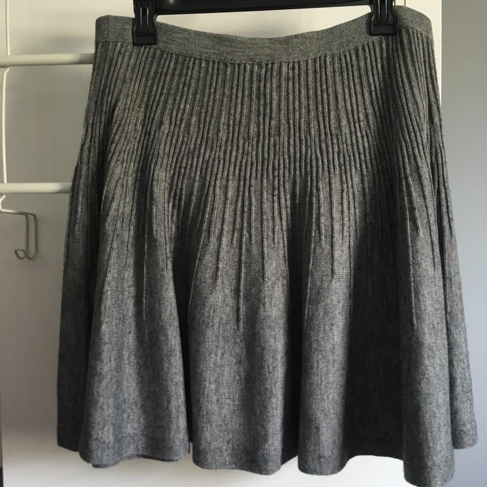 H&M wool blend pleated skirt M